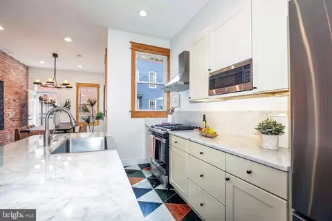 902 8th St NE, Washington, DC 20002 photo 9