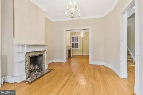 Living - 1104 7th St NE, Washington, DC 20002 photo 2 of 8