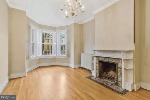 Living - 1104 7th St NE, Washington, DC 20002 photo 3 of 8