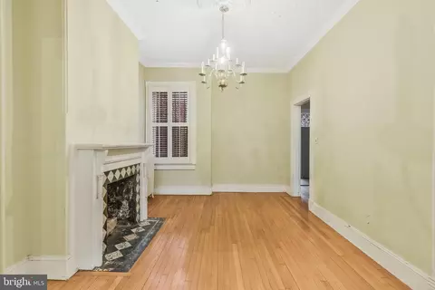 Living - 1104 7th St NE, Washington, DC 20002 photo 4 of 8