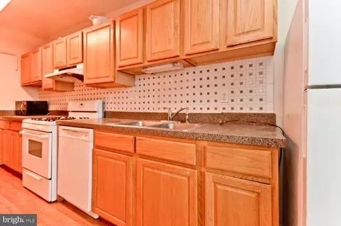 Kitchen - 316 17th St SE, Washington, DC 20003 photo 3 of 5