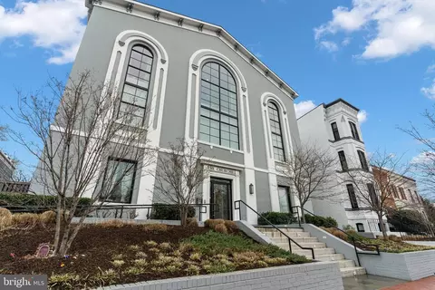 Exterior - 514 4th St SE #303, Washington, DC 20003 photo 7 of 9
