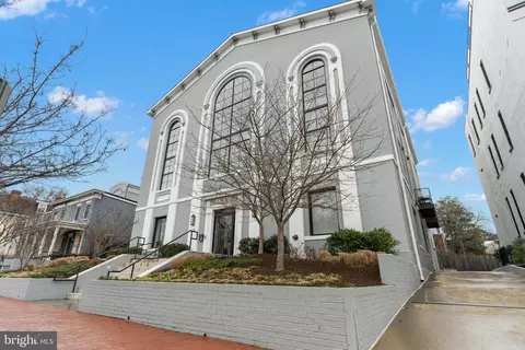 Exterior - 514 4th St SE #303, Washington, DC 20003 photo 6 of 9