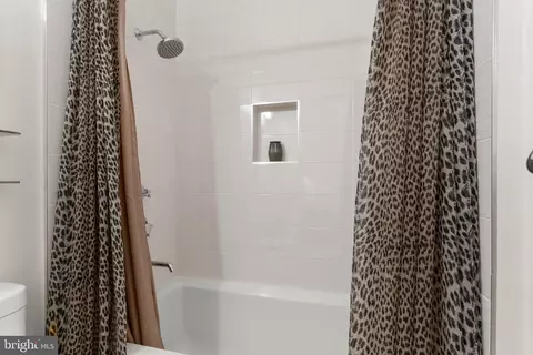 Bath - 514 4th St SE #303, Washington, DC 20003 photo 2 of 4
