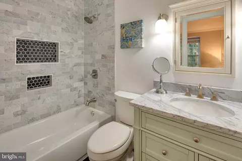 Bath - 3209 Sutton Pl NW #A, Washington, DC 20016 photo 2 of 5