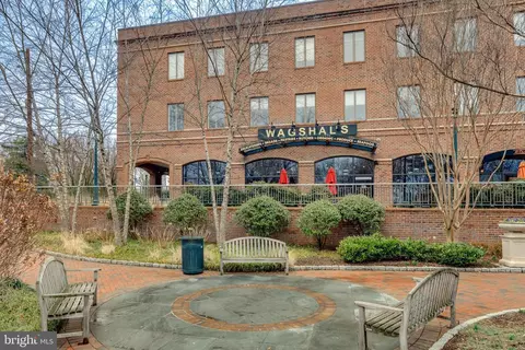 Exterior - 3209 Sutton Pl NW #A, Washington, DC 20016 photo 5 of 5