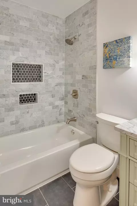 Bath - 3209 Sutton Pl NW #A, Washington, DC 20016 photo 3 of 5