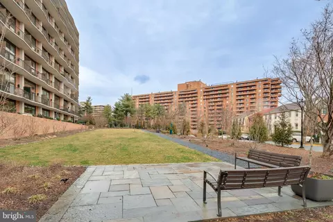 Exterior - 3209 Sutton Pl NW #A, Washington, DC 20016 photo 3 of 5