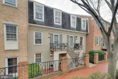 Exterior - 3209 Sutton Pl NW #A, Washington, DC 20016 photo 1 of 5