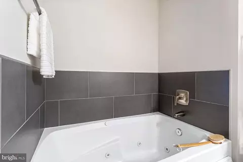 Bath - 50 Florida Ave NE #403, Washington, DC 20002 photo 6 of 6