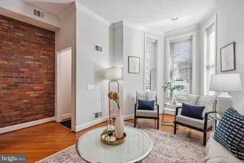 Living - 730 4th St NE, Washington, DC 20002 photo 3 of 4