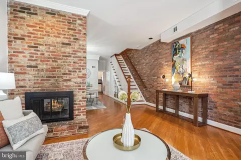 Living - 730 4th St NE, Washington, DC 20002 photo 4 of 4