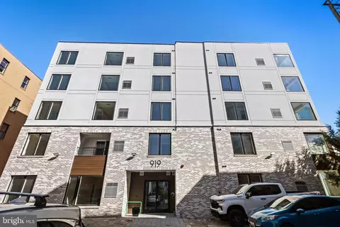 919 12th St NE #101, Washington, DC 20002