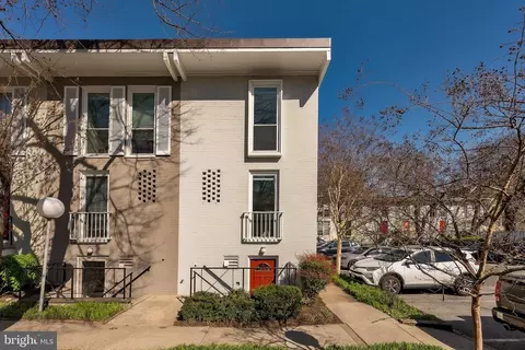Exterior - 710 3rd St SW, Washington, DC 20024 photo 2 of 9