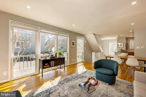 Living - 710 3rd St SW, Washington, DC 20024 photo 4 of 5