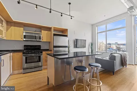 1390 V St NW #212, Washington, DC 20009
