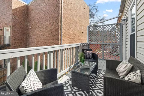 Exterior - 1719 5th St NW #B, Washington, DC 20001 photo 2 of 8