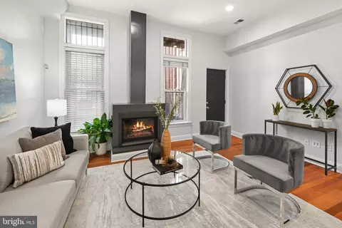 Living - 1719 5th St NW #B, Washington, DC 20001 photo 1 of 2