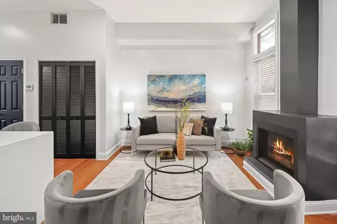 Living - 1719 5th St NW #B, Washington, DC 20001 photo 2 of 2