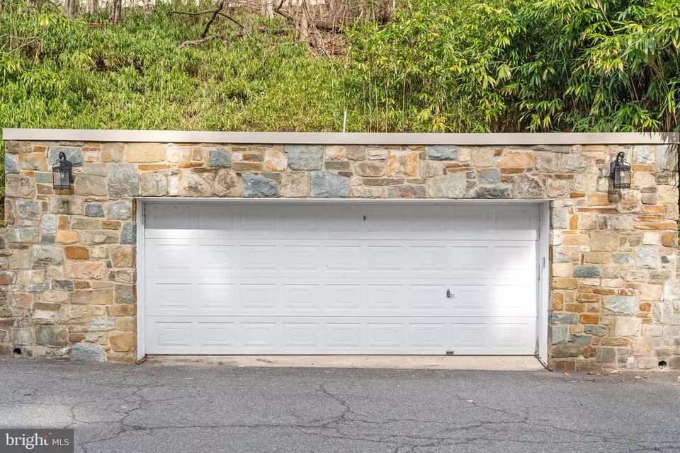 Exterior - 3115 Normanstone Ter NW, Washington, DC 20008 photo 6 of 6