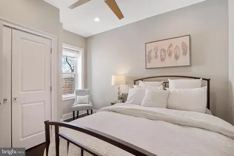 Bedroom - 1429 3rd St NW, Washington, DC 20001 photo 4 of 7