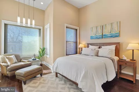 Bedroom - 1429 3rd St NW, Washington, DC 20001 photo 1 of 7
