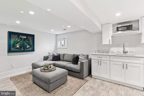 Living - 1925 1st St NE, Washington, DC 20002 photo 6 of 6