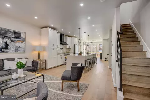 337 17th Pl NE, Washington, DC 20002