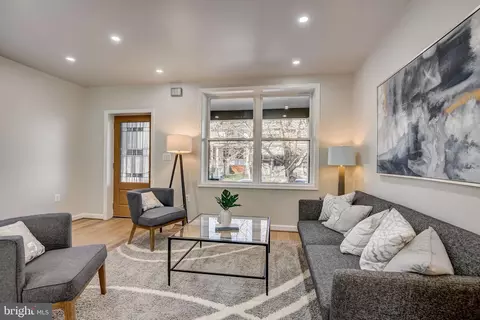 Living - 337 17th Pl NE, Washington, DC 20002 photo 3 of 6