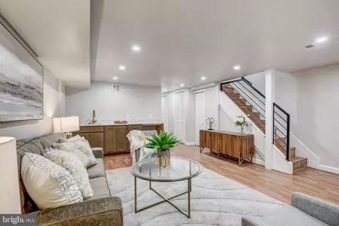 Living - 337 17th Pl NE, Washington, DC 20002 photo 5 of 6