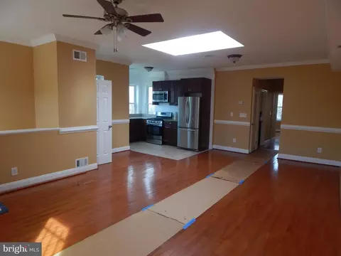 Living - 501 M St NE, Washington, DC 20002 photo 2 of 5