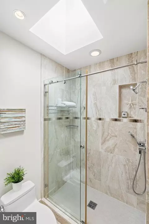 Bath - 3317 Dent Pl NW, Washington, DC 20007 photo 3 of 6