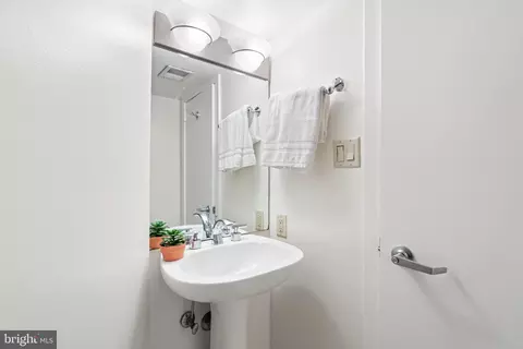 Bath - 3317 Dent Pl NW, Washington, DC 20007 photo 5 of 6