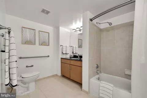 Bath - 915 E Street St NW #814, Washington, DC 20004 photo 1 of 3