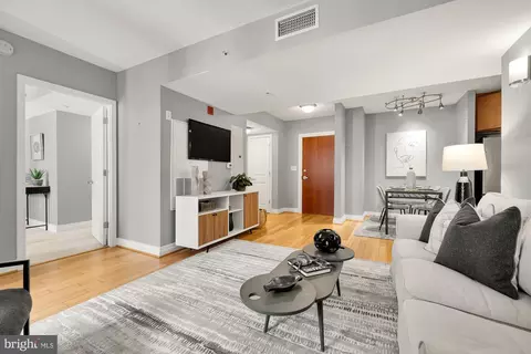 Living - 915 E Street St NW #814, Washington, DC 20004 photo 4 of 7