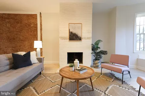 Living - 253 10th St NE, Washington, DC 20002 photo 4 of 7