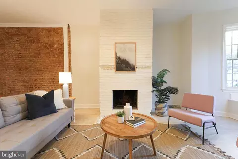 Living - 253 10th St NE, Washington, DC 20002 photo 2 of 7