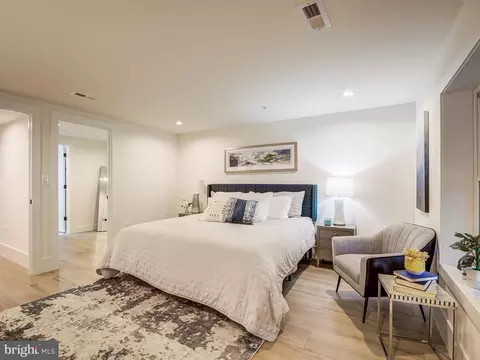 Bedroom - 917 7th St NE #1, Washington, DC 20002 photo 5 of 11