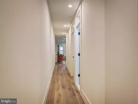 Entry Way - 917 7th St NE #1, Washington, DC 20002 photo 4 of 4