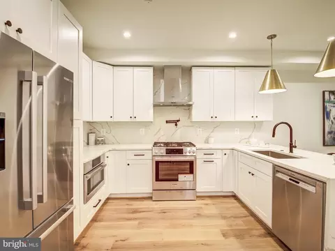Kitchen - 917 7th St NE #1, Washington, DC 20002 photo 4 of 7