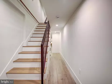 Entry Way - 917 7th St NE #1, Washington, DC 20002 photo 3 of 4