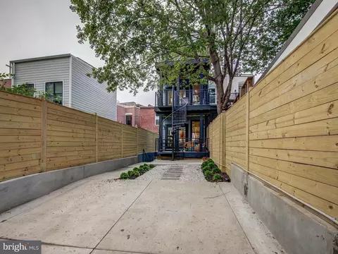 Exterior - 917 7th St NE #1, Washington, DC 20002 photo 6 of 6