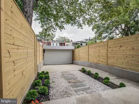 Exterior - 917 7th St NE #1, Washington, DC 20002 photo 4 of 6