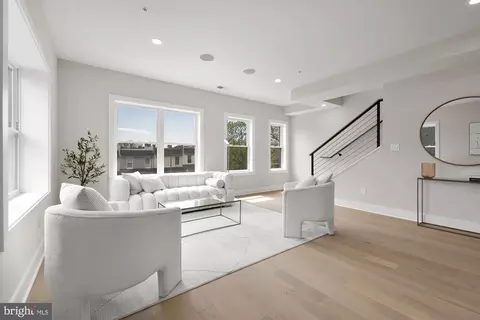615 Irving St NW #2, Washington, DC 20010