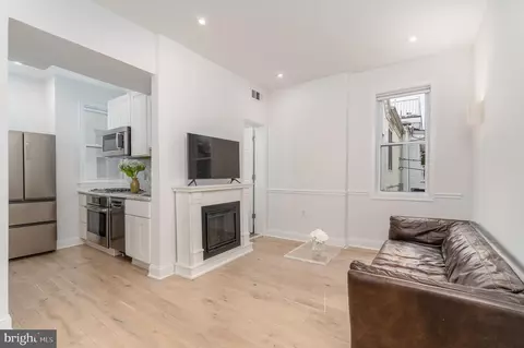 3237 N Street St NW #18, Washington, DC 20007