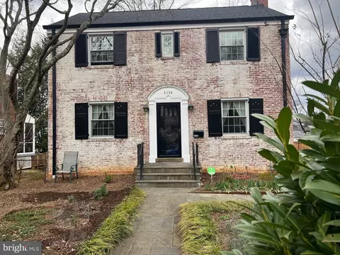 3134 38th St NW, Washington, DC 20016