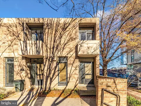 200 M St SW #36, Washington, DC 20024