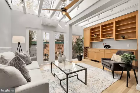 Living - 606 A St NE, Washington, DC 20002 photo 5 of 11