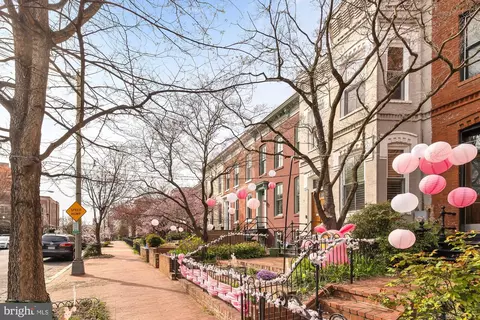Exterior - 606 A St NE, Washington, DC 20002 photo 2 of 13