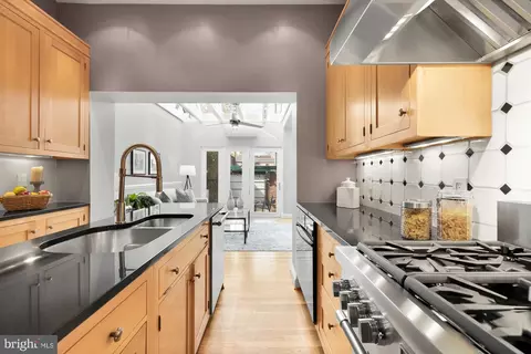 Kitchen - 606 A St NE, Washington, DC 20002 photo 3 of 11
